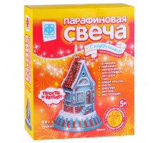 Парафиновая свеча с подсвечником Домик